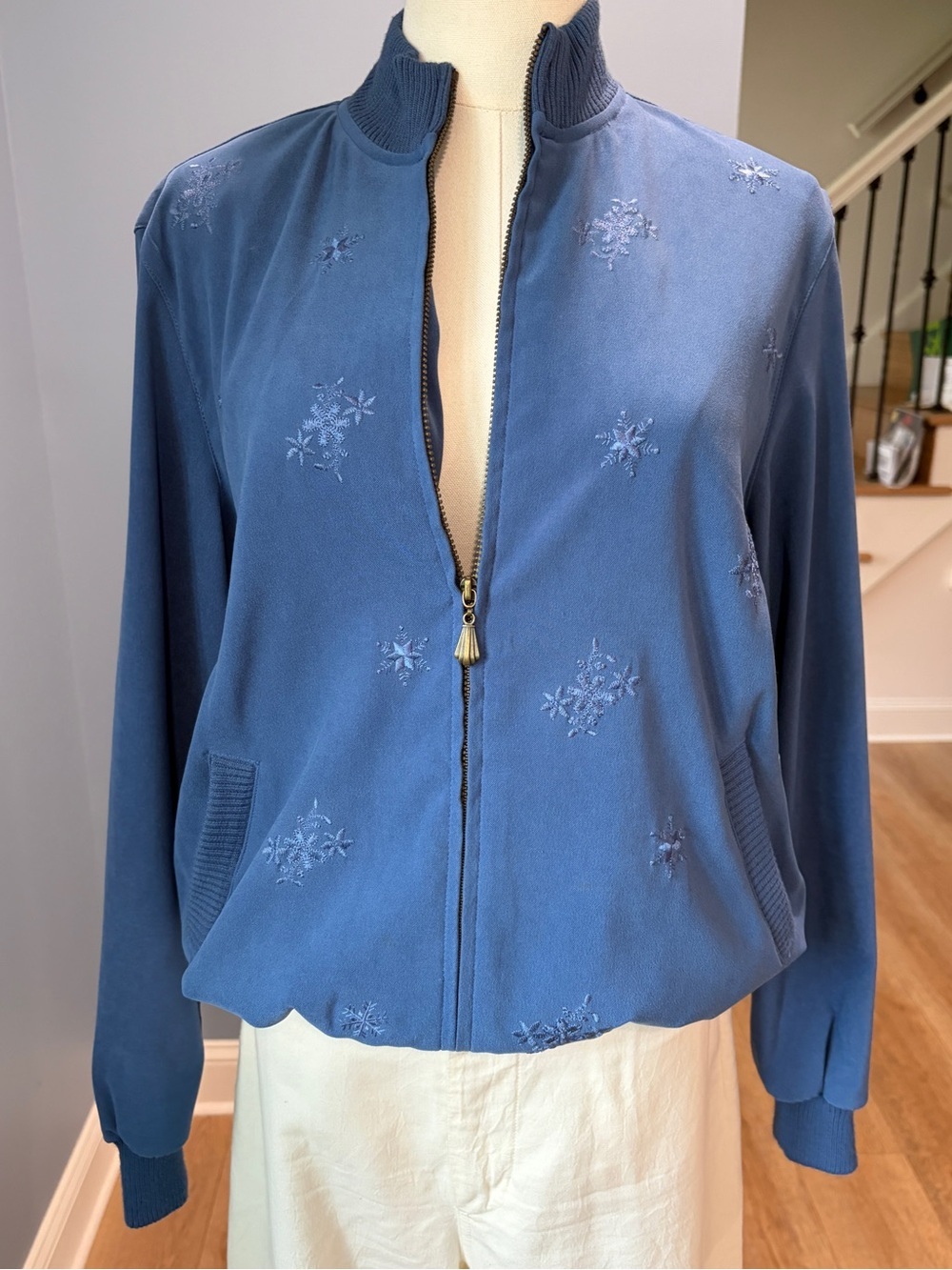 Vintage Alfred Dunner Petite Blue Floral Snowflake Embroidered Jacket